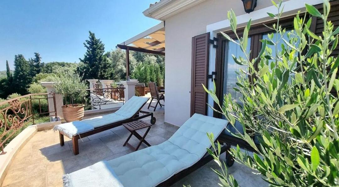 Aquilina Holiday home Apolpaina